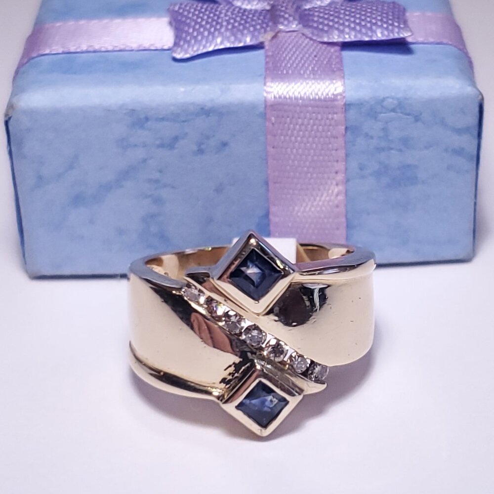 Estate .90ctw Natural Princess Blue Sapphire&Diam 14Kt YG Bezel S-6.75 Ring24162